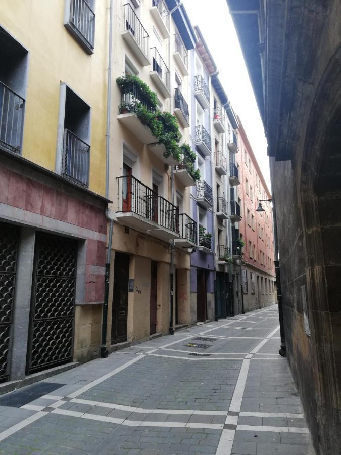 Calle Ansoleaga A 100 Mts Del Ayuntamiento Pamplona Luaran gambar